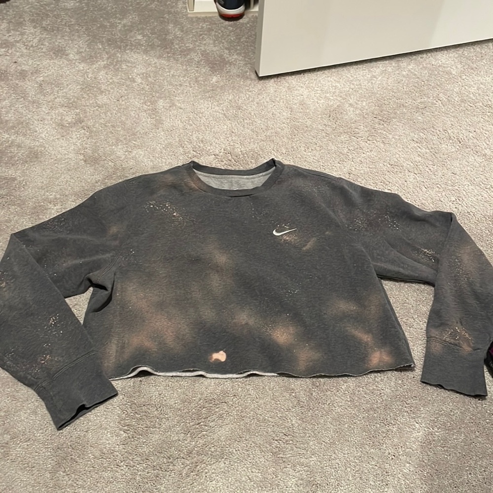 Nike crewneck cropped sweater